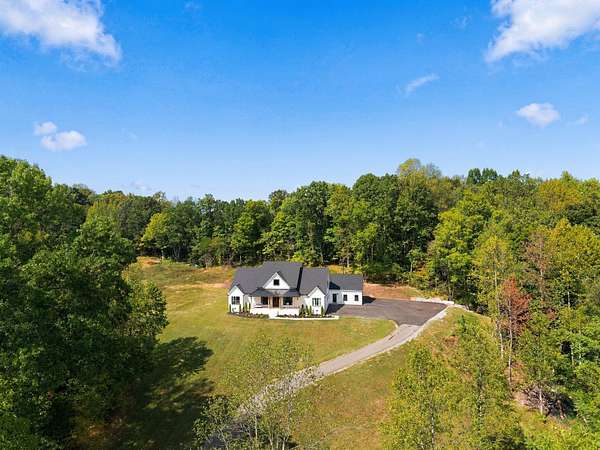 5.58 Acres of Land with Home for Sale in Dickson, Tennessee