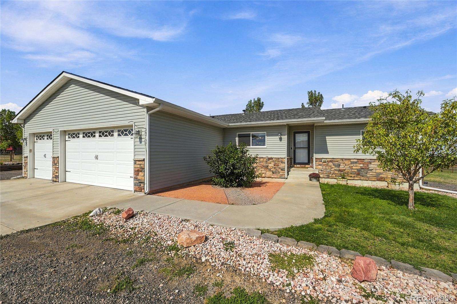 2.58 Acres of Land with Home for Sale in Keenesburg, Colorado