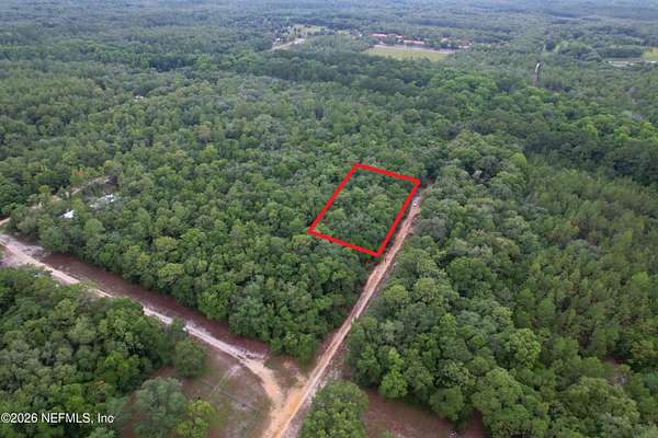 0.93 Acres of Residential Land for Sale in Interlachen, Florida