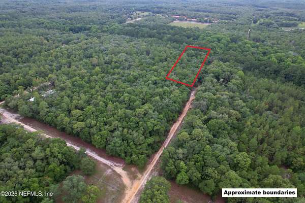 0.96 Acres of Residential Land for Sale in Interlachen, Florida