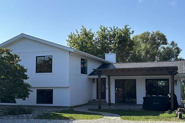 5.18 Acres of Land with Home for Sale in Bluffton, Indiana