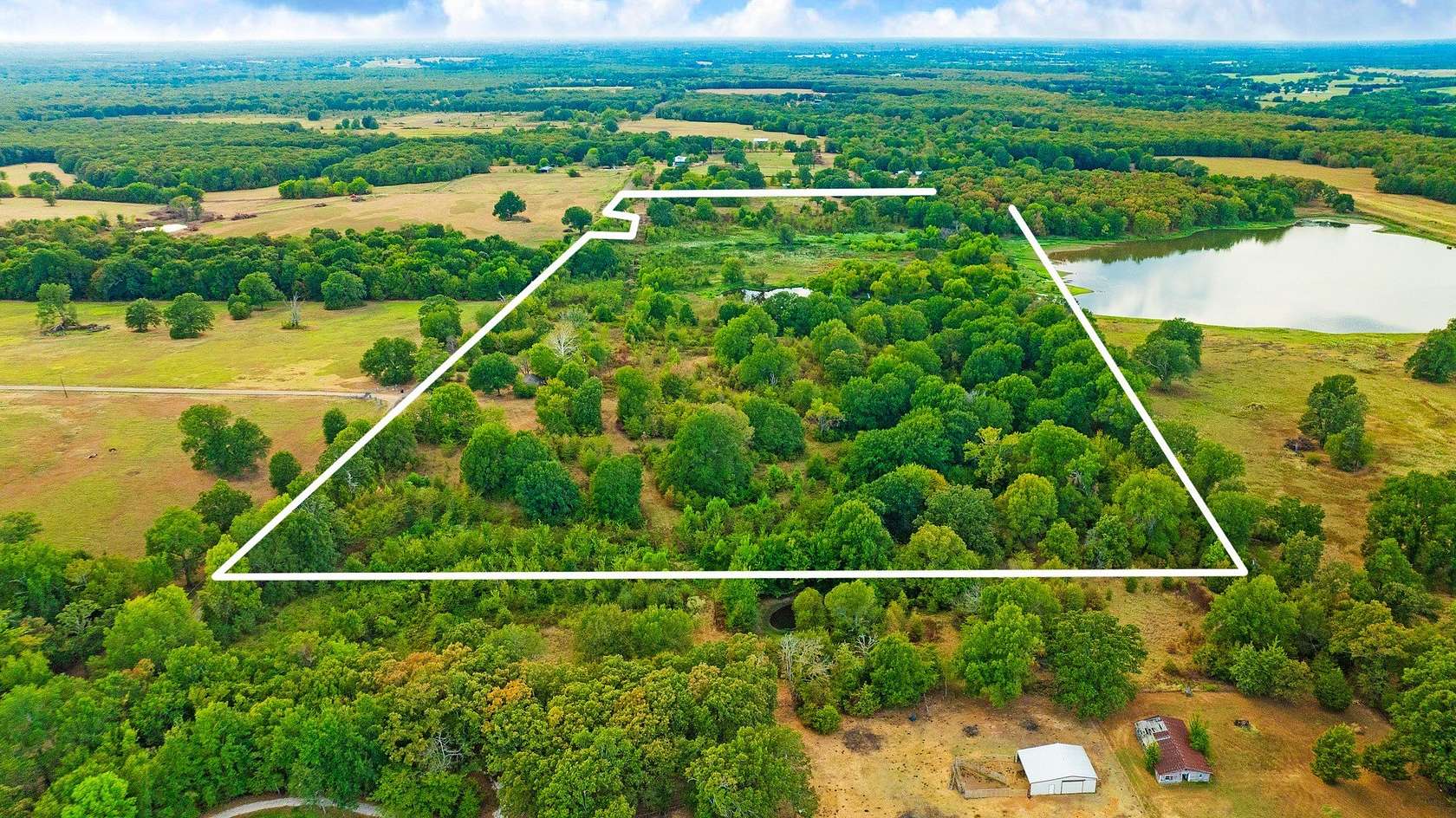 84 Acres of Land for Sale in Paris, Texas