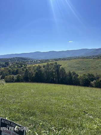 1.4 Acres of Residential Land for Sale in Jacksboro, Tennessee
