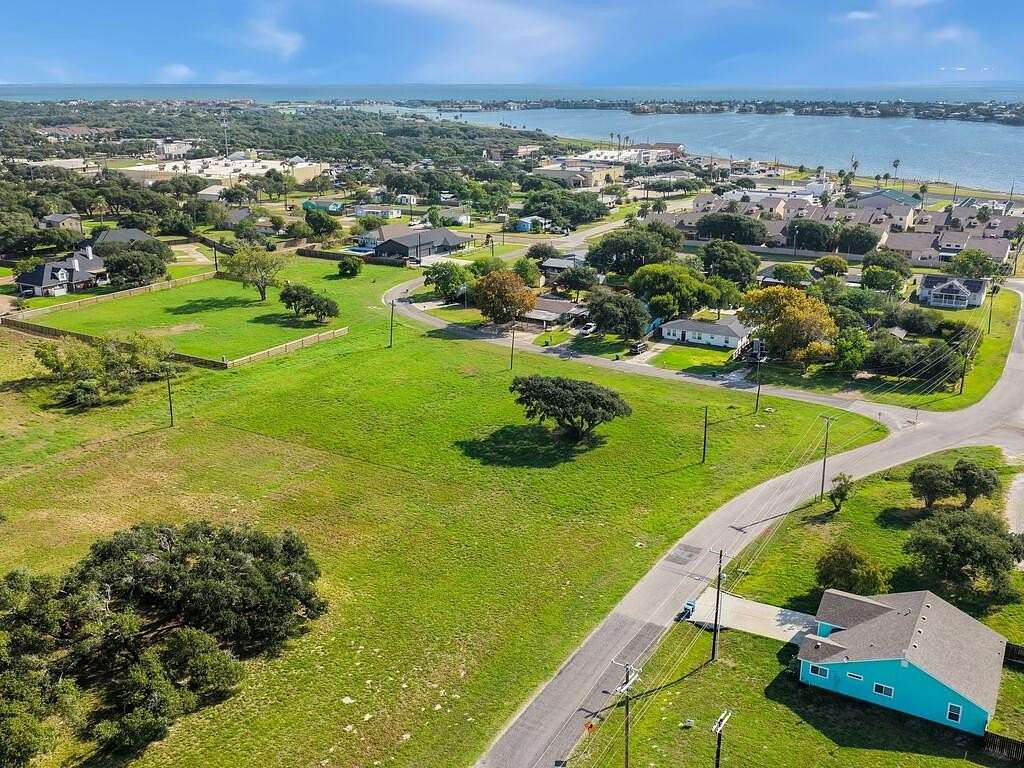 1 Acre of Residential Land for Sale in Rockport, Texas