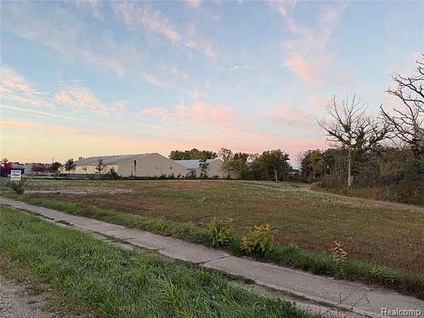 7.32 Acres of Residential Land for Sale in Waterford, Michigan