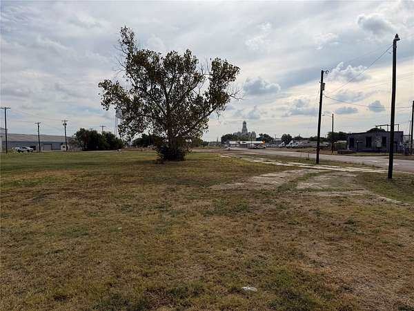 3.62 Acres of Commercial Land for Sale in Hillsboro, Texas