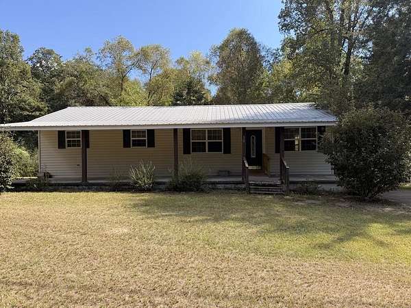 1.5 Acres of Land with Home for Sale in Laurel, Mississippi