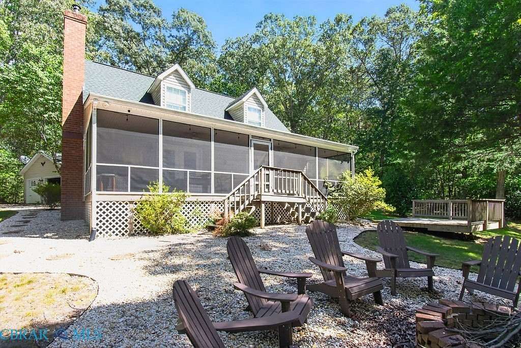 2.48 Acres of Land with Home for Sale in Heathsville, Virginia