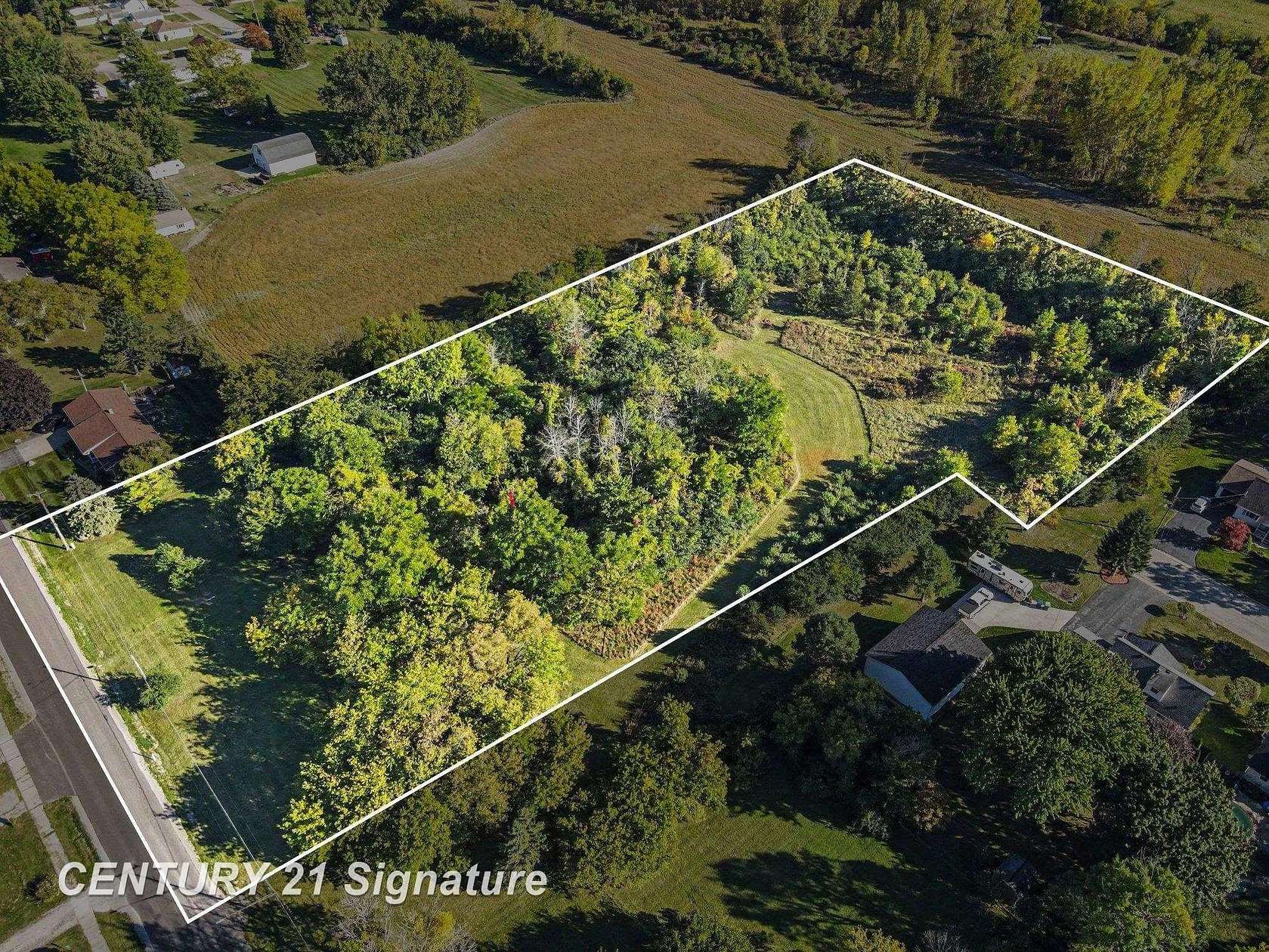 4.1 Acres of Residential Land for Sale in Zilwaukee, Michigan