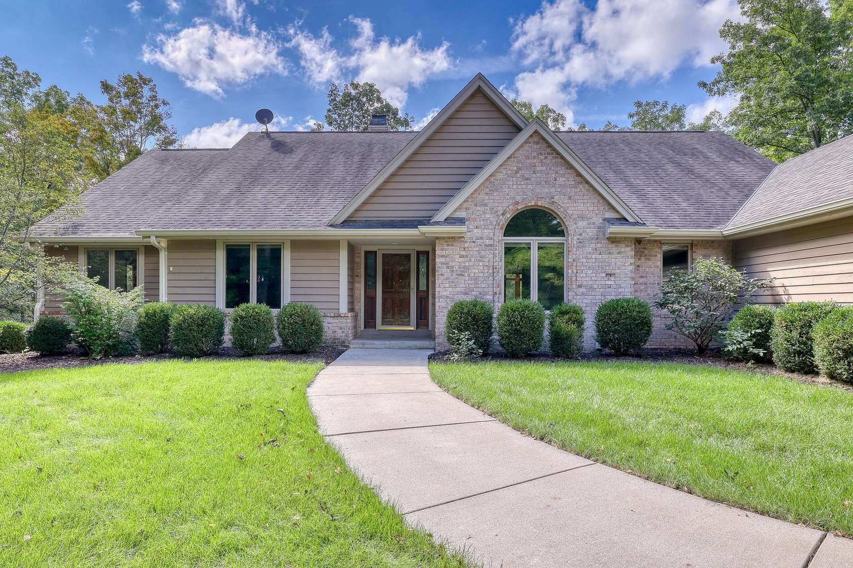 18.3 Acres of Land with Home for Sale in Caledonia, Wisconsin