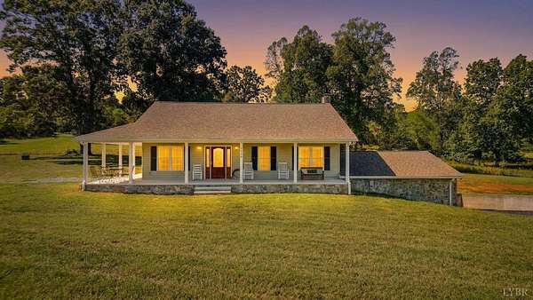 138 Acres of Land with Home for Sale in Bedford, Virginia