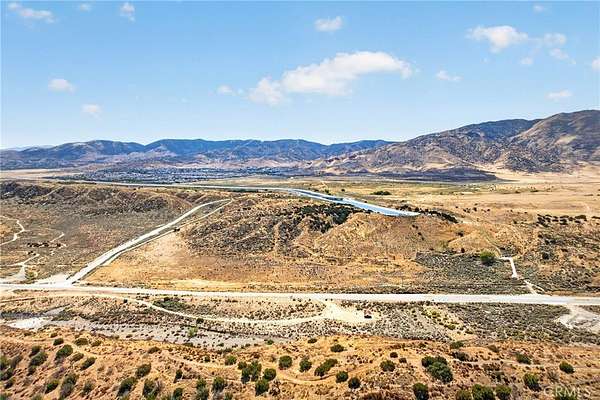 10 Acres of Residential Land for Sale in Leona Valley, California
