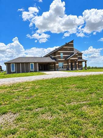 10.3 Acres of Land with Home for Sale in Kaufman, Texas