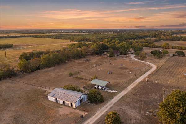 8.8 Acres of Land with Home for Sale in Waco, Texas