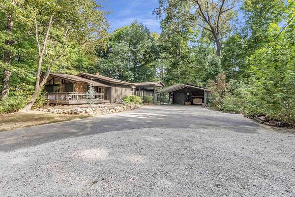 1.83 Acres of Land with Home for Sale in Memphis, Tennessee