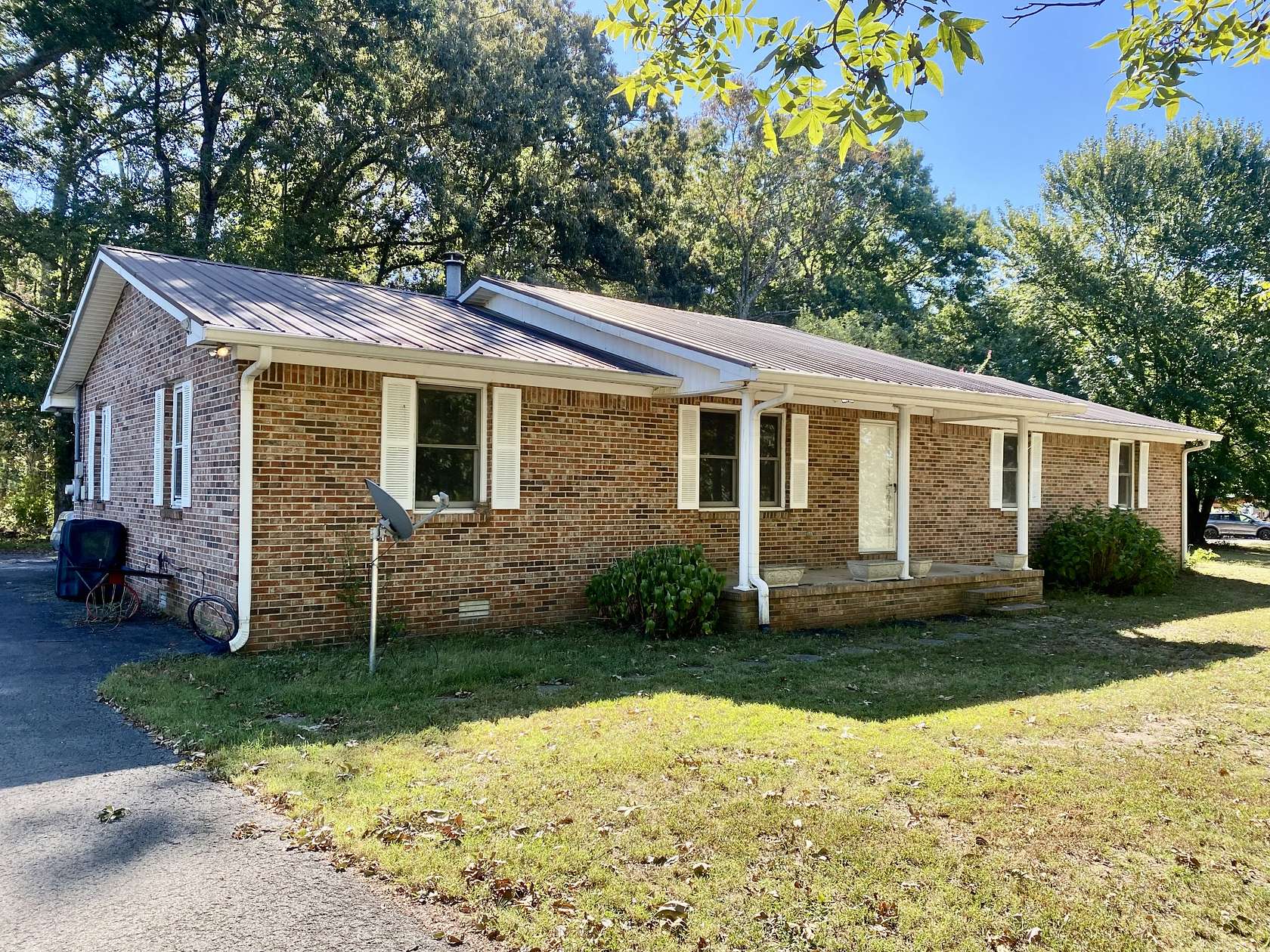 4 Acres of Land with Home for Sale in Manchester, Tennessee