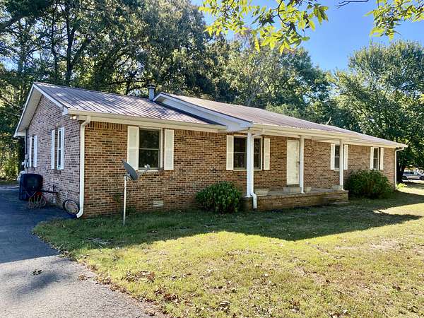 4 Acres of Land with Home for Sale in Manchester, Tennessee