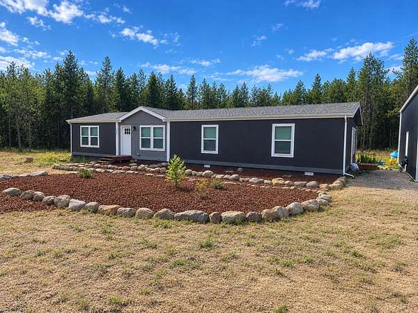4.87 Acres of Land with Home for Sale in Springdale, Washington