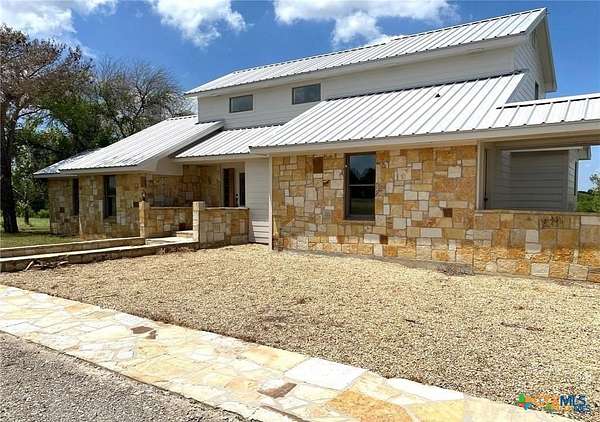 13 Acres of Land with Home for Sale in Moody, Texas