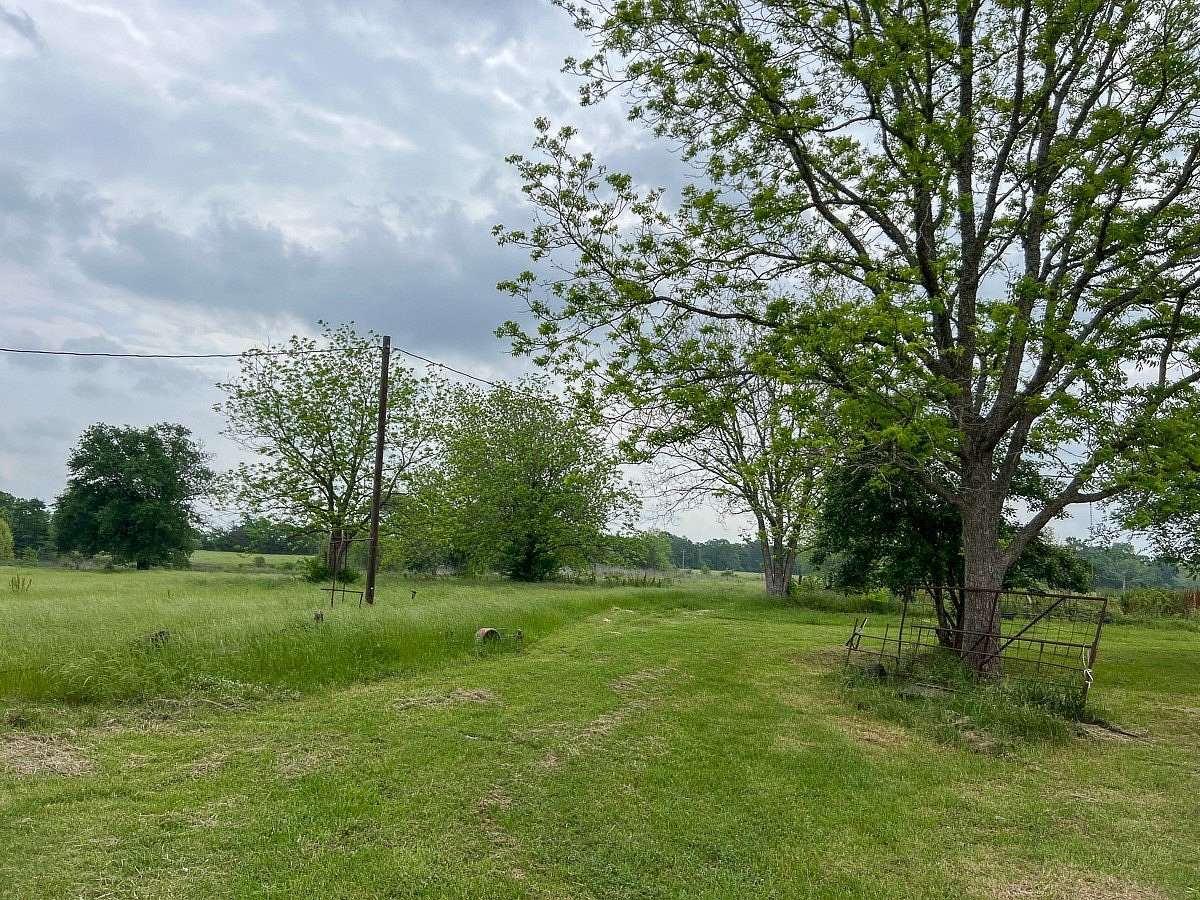 25 Acres of Agricultural Land for Sale in Lovelady, Texas