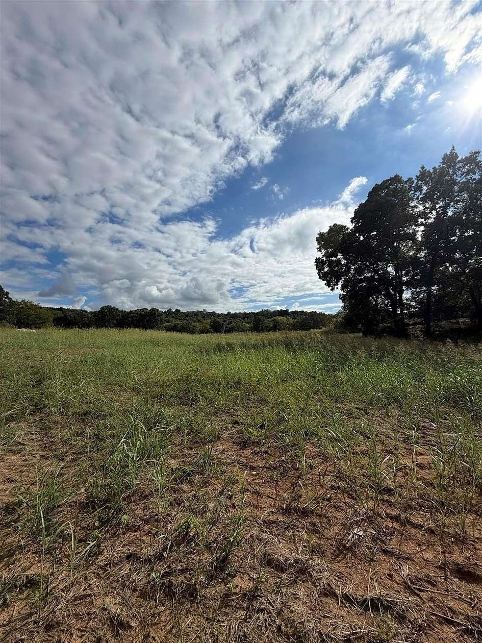 16.5 Acres of Land for Sale in Russellville, Kentucky