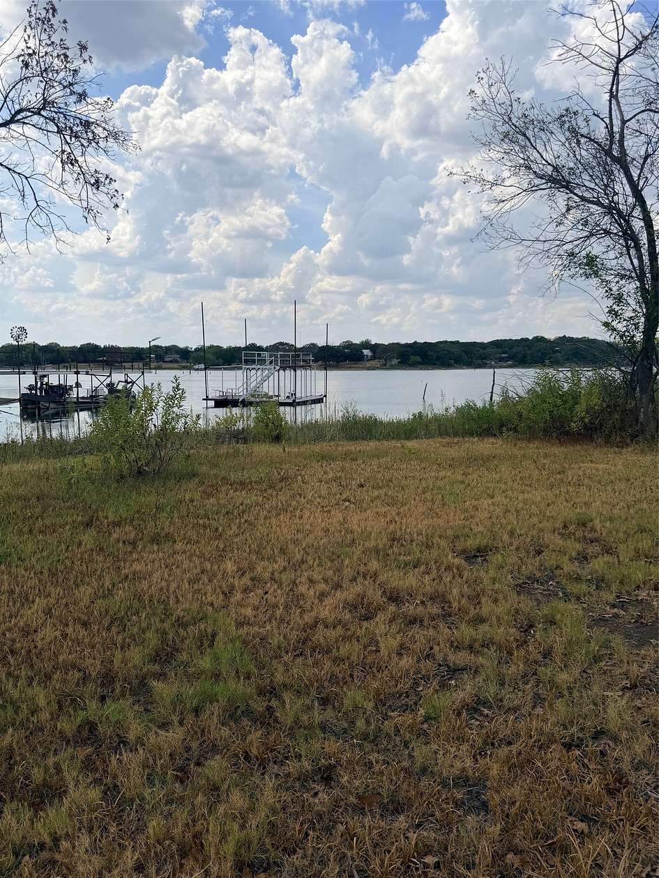 0.35 Acres of Residential Land for Sale in Bowie, Texas