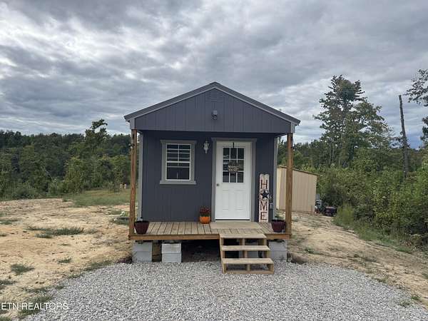 10 Acres of Land with Home for Sale in Jamestown, Tennessee