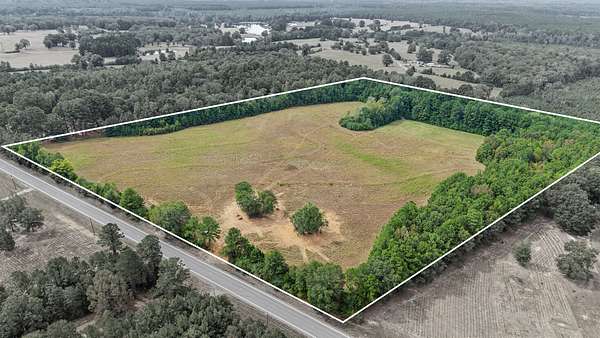 25.2 Acres of Land for Sale in Atlanta, Texas