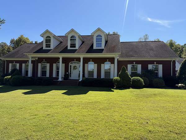 5 Acres of Land with Home for Sale in Lawrenceburg, Tennessee