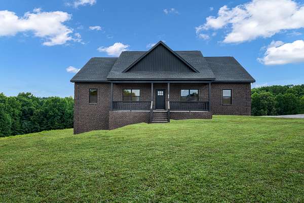 4.54 Acres of Land with Home for Sale in Red Boiling Springs, Tennessee