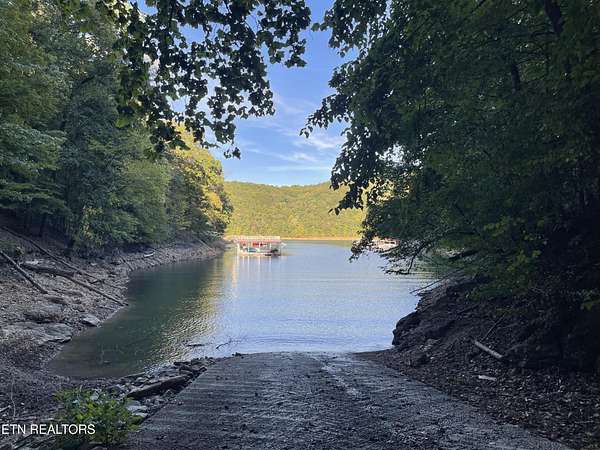 1.32 Acres of Residential Land for Sale in Caryville, Tennessee