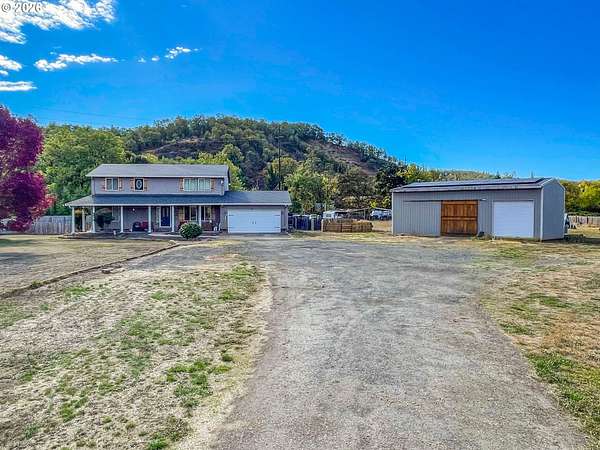 2 Acres of Land with Home for Sale in Roseburg, Oregon