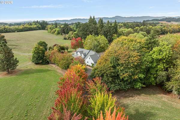 15.2 Acres of Land with Home for Sale in Carlton, Oregon