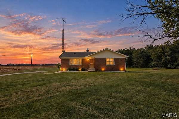 10 Acres of Recreational Land with Home for Sale in Grand Prairie Township, Illinois