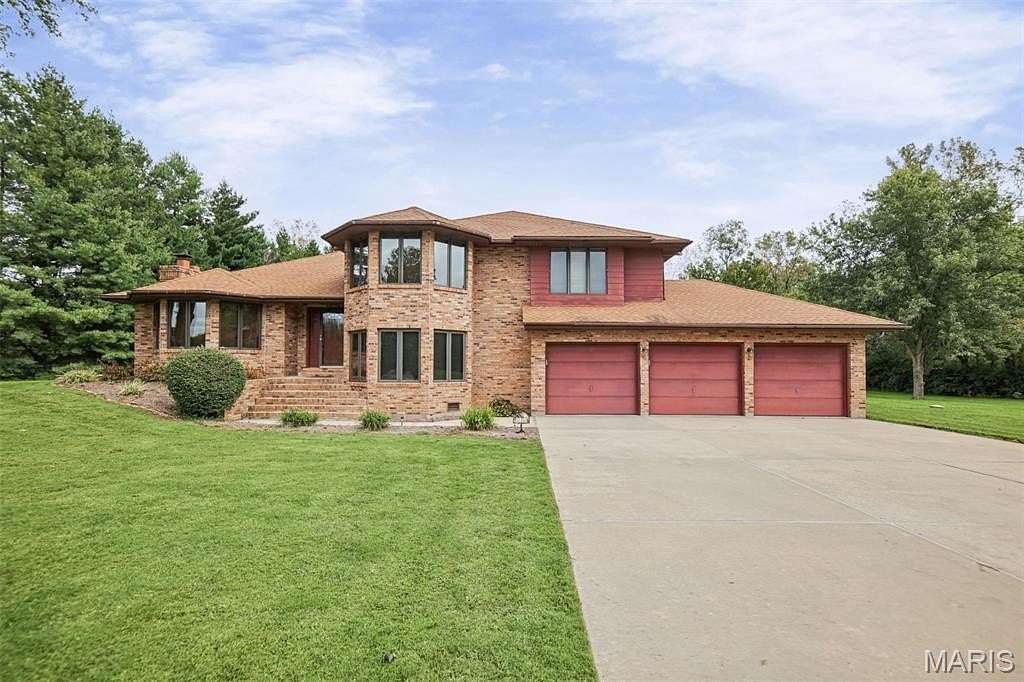 3 Acres of Land with Home for Sale in Belleville, Illinois