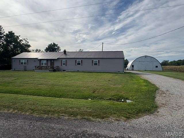 2 Acres of Land with Home for Sale in Odin, Illinois