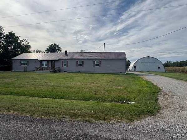 2 Acres of Land with Home for Sale in Odin, Illinois