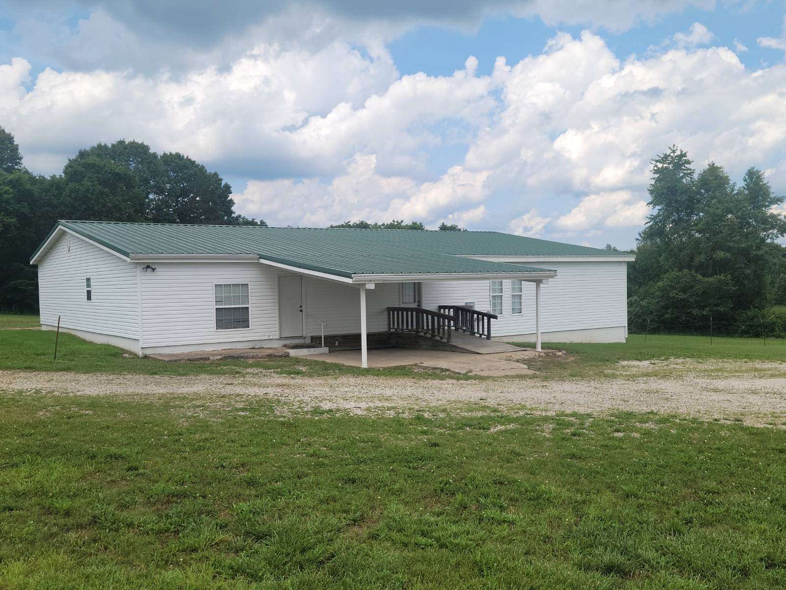 1.6 Acres of Improved Commercial Land for Sale in Ash Flat, Arkansas