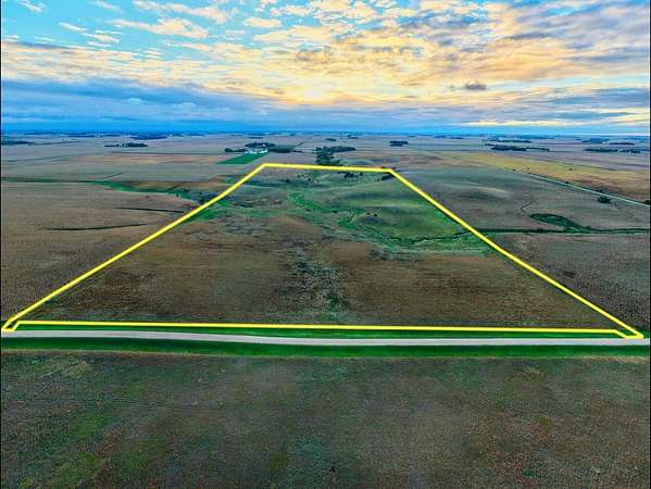 80 Acres of Recreational & Residential Land for Sale in Windom, Minnesota