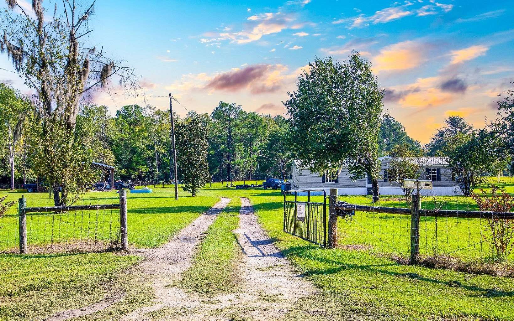 2 Acres of Land with Home for Sale in Jennings, Florida