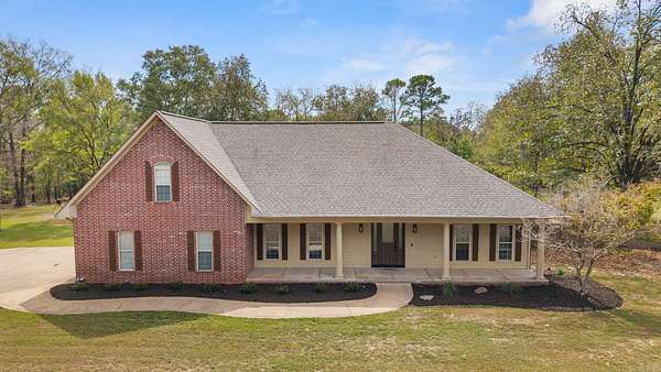 1.58 Acres of Land with Home for Sale in Pearcy, Arkansas