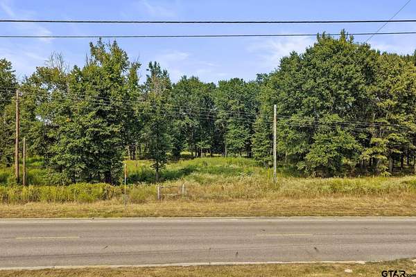 10 Acres of Land for Sale in Mount Pleasant, Texas