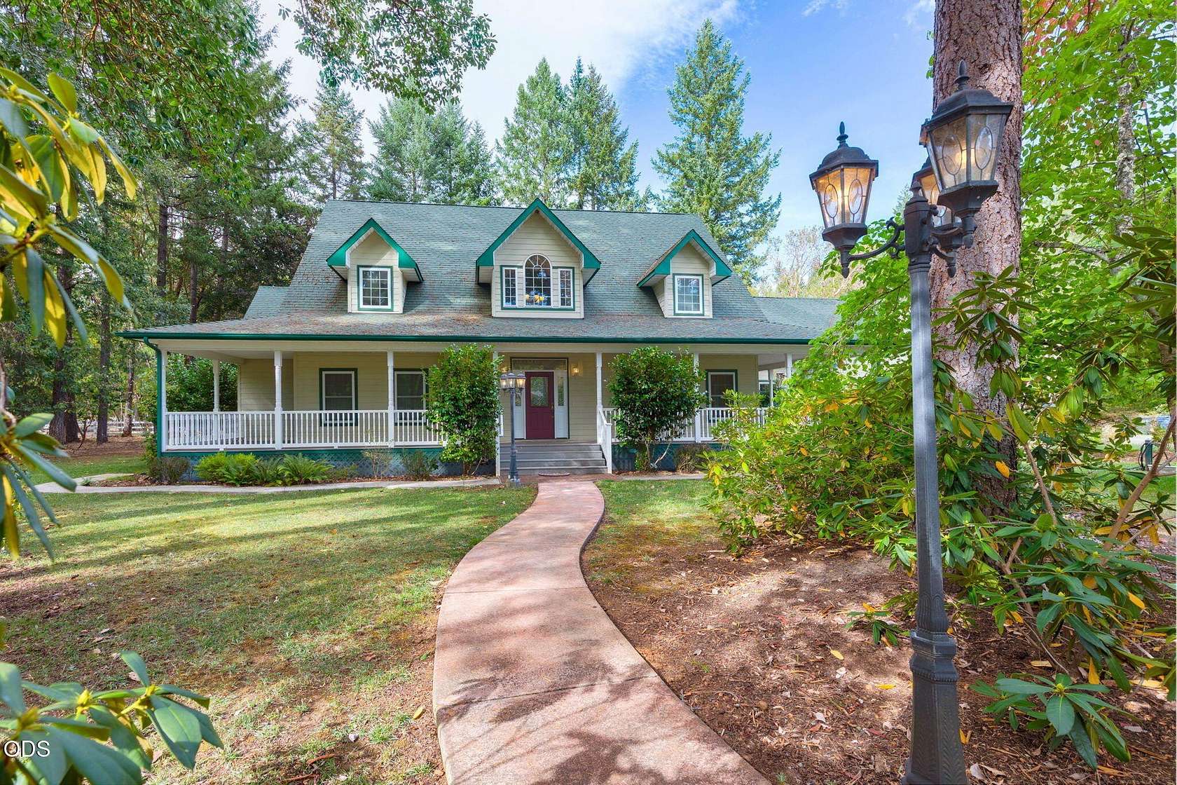 5 Acres of Land with Home for Sale in Cave Junction, Oregon