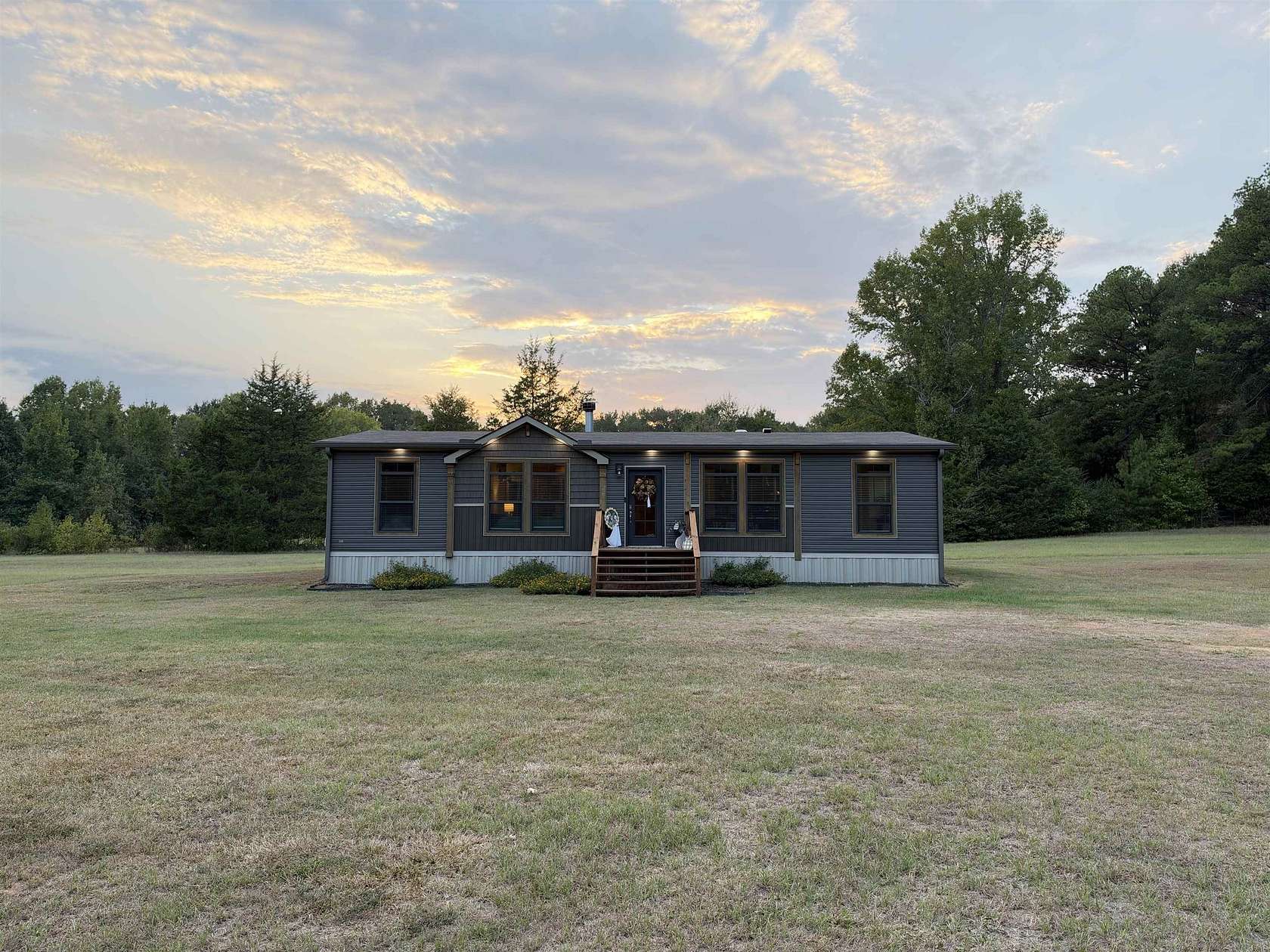 17.5 Acres of Land with Home for Sale in Kilgore, Texas
