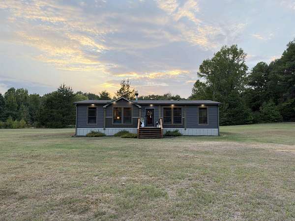 17.5 Acres of Land with Home for Sale in Kilgore, Texas