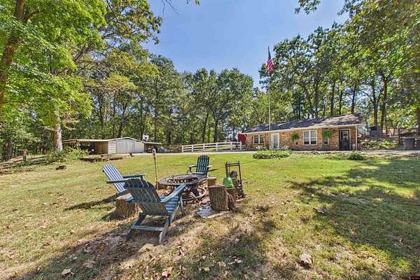 1.5 Acres of Land with Home for Sale in Mountain Home, Arkansas