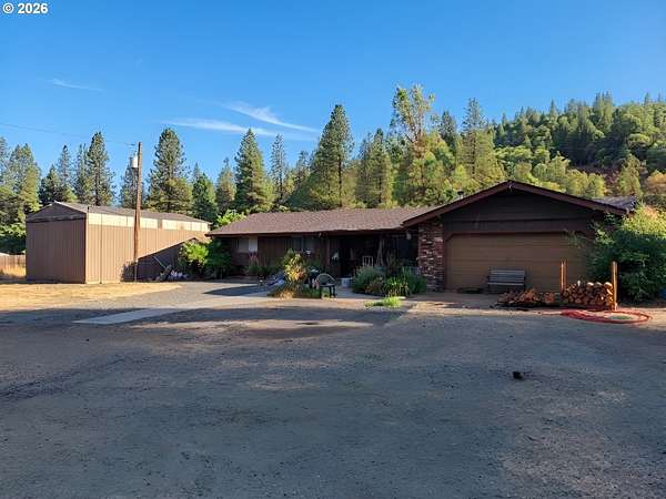8 Acres of Land with Home for Sale in Wolf Creek, Oregon