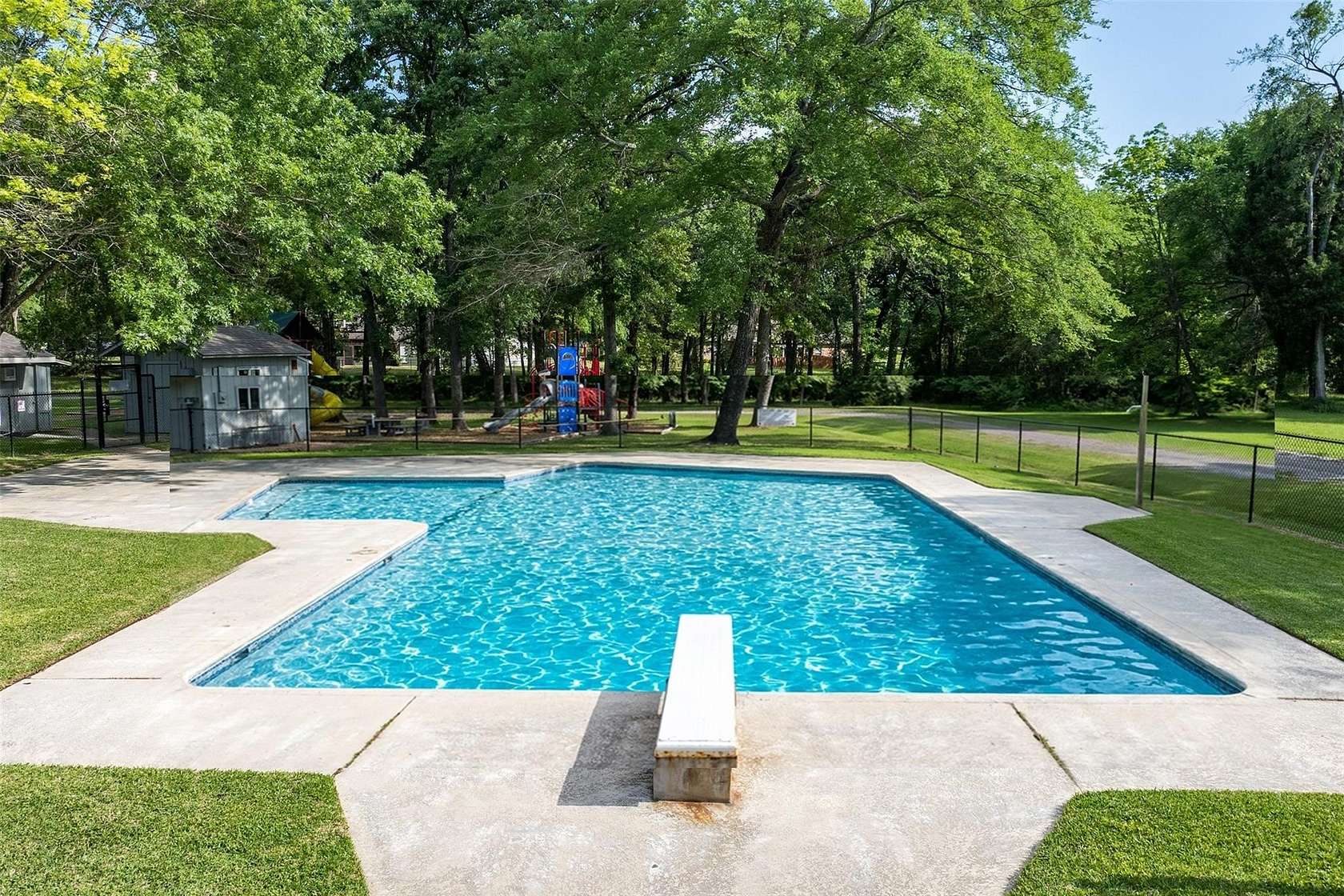1 Acre of Residential Land for Sale in Enchanted Oaks, Texas