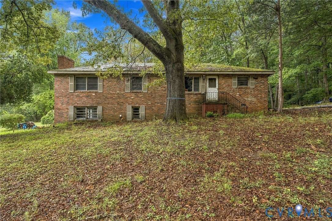 1.6 Acres of Land with Home for Sale in Richmond, Virginia
