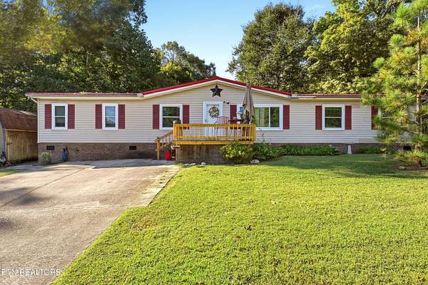 2.23 Acres of Land with Home for Sale in Clinton, Tennessee